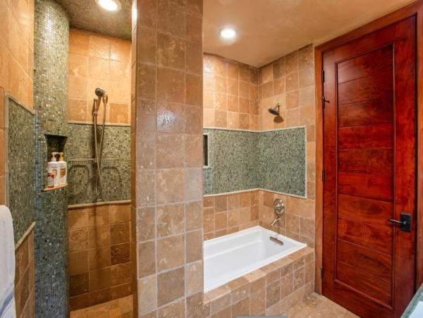 Luxury Estate Vacation Home - Golf Course Estate Near Beach